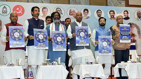 Jharkhand CM Hemant Soren with AICC President Mallikarjun Kharge, Jharkhand Congress Incharge Gulam Ahamad Mir, CPI(ML) committee member Shubhendu Sen and others release the INDIA bloc's joint manifesto for the Jharkhand Assembly elections in Ranchi.