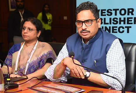 Addressing the meeting Jaju said that, in line with the vision of Prime Minister Narendra Modi to encourage creator economy of the country, the ministry has set up the WaveX Startup Accelerator Platform.