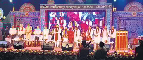 CM Mohan Charan Majhi inaugurating Kalinga Balijatra in Paradip