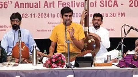 Vidwan Sikkil C Gurucharan and group