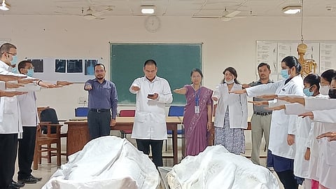 The professors along with MBBS students taking the cadaveric oath in Bastar Medical College.