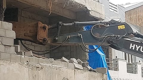 BDA demolition of illegal building at OMBR Layout was stopped by police.