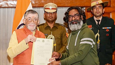 Jharkhand Chief Minister Hemant Soren handsover his resignation to Governor Santosh Gangwar as he stakes claim to form the new government, at Raj Bhawan, in Ranchi, Sunday, Nov. 24, 2024.
