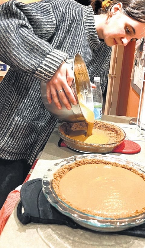 Saskya van Nouhuys’ daughter Mieke Ruina making pumpkin pie