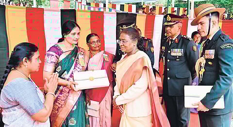 President Droupadi Murmu taking part in an event held at Defence Services Staff College at Wellington near Conoor in the Nilgiris district on Thursday