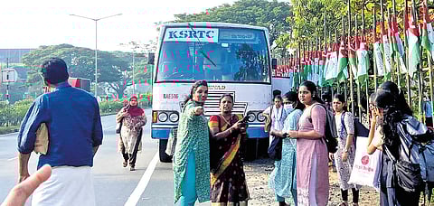 A KSRTC bus plying on the Cherthala- Muvattupuzha stretch abruptly ended trip at Nettoor after its driver detected an issue with the brake.