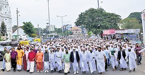 A rally taken out on Sunday in connection with the valedictory of the state-wide ‘Manava Sancharam’ rallies under the leadership of SYS state secretary Kanthapuram A P Adbul Hakeem Azhari.