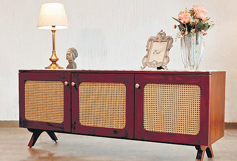 Bellville cane TV unit