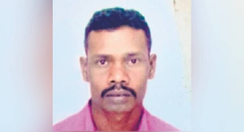Migrant worker dies in Telangana, villagers pool Rs 42K to get body back