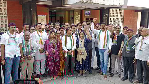Gujarat congress leaders protested against Ghanshyam Gadhvi, an additional health officer in Mehsana, who made an “indecent” reference to the late Congress leader Sanjay Gandhi, brother of former PM Rajiv Gandhi.