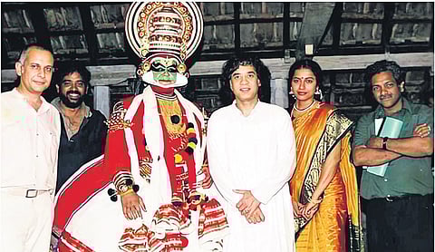 Zakir Hussain with Shaji N Karun (extreme right) during the shoot of Vanaprastham. Mohanlal in kathakali attire and actor Suhasini are also seen