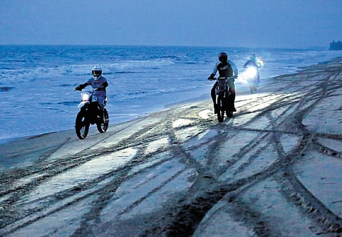 Puthuvype Beach Race: Sun, Sand & Speed