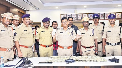 Extortion gang busted, Rs 25.5L recovered in Andhra Pradesh