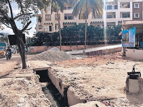 Bengaluru: Pothole-ridden roads, overflowing sewage irk Kothanur residents