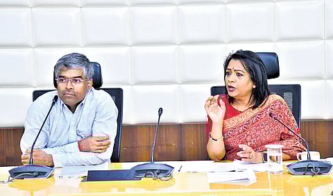 Mayor Gadwal Vijayalaxmi chairs the GHMC standing committee meeting in the civic body head office in Hyderabad on Monday