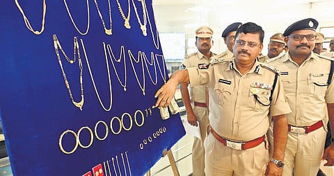 NTR CP SV Rajashekhar Babu showing recovered ornaments to the media | Express