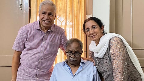 MT Vasudevan Nair (Centre) had a special place in his heart for the writer (left) and his wife (Right). Many were the tales of benevolence they can recount.