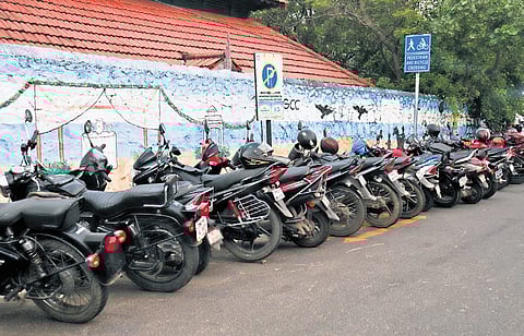 Illegally parked vehicles at the Besant Nagar beach