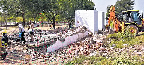 Six workers were killed and one injured in an explosion at Sainath Fireworks unit in Bommaiyapuram near Sattur in Virudhunagar district on Saturday