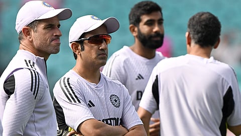 India head coach Gautam Gambhir (R) with assistant coach Ryan ten Doeschate