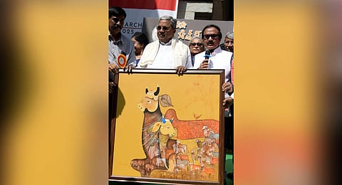 Chief Minister Siddaramaiah with
CKP President BL Shankar and others at the inauguration of Chitra Sante at CKP on Sunday.