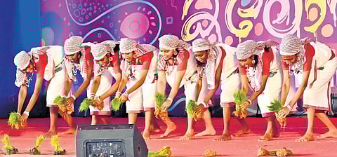 Students of VEM GHSS Kozhikode perform the Paniya dance at Nishagndhi Auditorium in Thiruvananthapuram