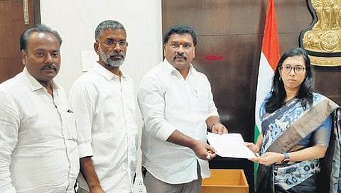 Mayor Manohar & Dy Mayor Vajra Babu with Collector Nagalakshmi