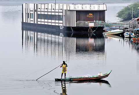 Seanz Cruise: TN’s 1st floating
restaurant open to public