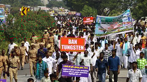 The rally has been temporarily halted in Mattuthavani before it resumes in the afternoon.