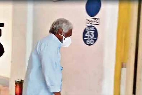 Former chief engineer of HMDA BLN Reddy arrives at the Enforcement Directorate office to face questioning in the Formula-E race case on Wednesday