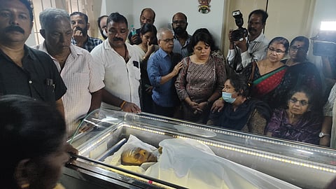 The mortal remains of P. Jayachandran have been kept at his home at Thottekkatt lane at Poonkunnam.