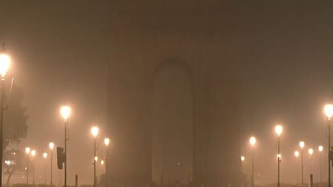 Fog disrupts flight, train services in Delhi