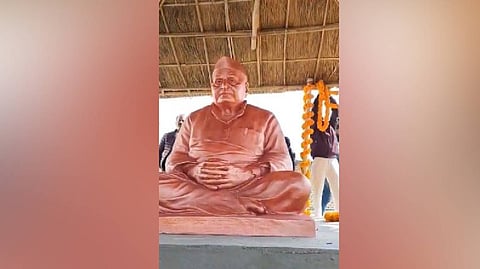 Mulayam Singh Yadav Statue