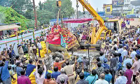Gandhimathi, the elephant belonging to Tirunelveli Nellaiappar temple died at the age of 56 due to health issues
