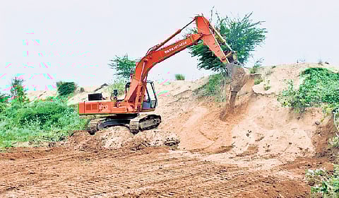 For commercial purposes, sand will be sold at district administration-fixed rates