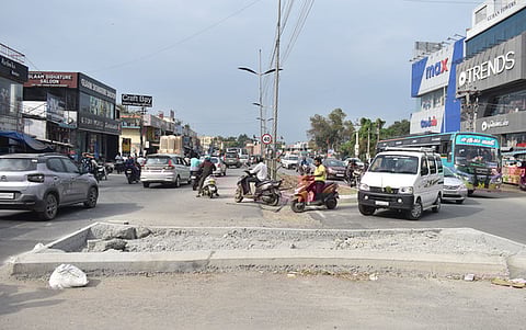 Concerns have been raised over the lack of reflectors, signboards and caution boards ahead of the permanent U-turn structures that have been built on the Mettupalayam Road.