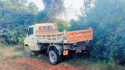 Ali, an activist against illegal sand mining died on the spot after a tipper lorry hit his bike on Friday afternoon.