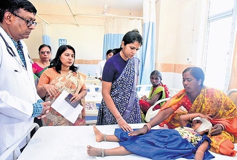 District Collector Valluri Kranthi visited the government hospital where the injured children are undergoing treatment on Friday