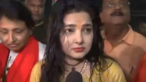 Maha Kumbh 2025: Mamta Kulkarni performs 'pind daan' at Sangham Ghat