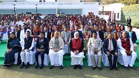 Gujarat tableau themed 'Swarnim Bharat: Heritage and Development' captivates audience on 76th Republic Day