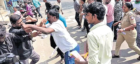 NTK and TPDK members got into a scuffle in Erode on Sunday