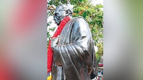 Statue of Andhra Kesari Tanguturi Prakasam Pantulu