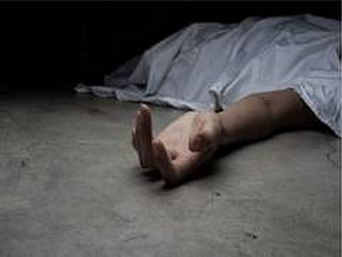 The deceased, identified as Palaniswami, a resident of the Tamil Nadu Urban Habitat Development Board quarters in the area, had multiple injuries on his body.