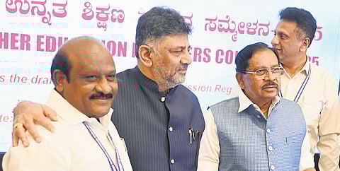 TN Higher Education Minister Govi Chezhiaan, along with Karnataka Deputy CM DK Shivakumar, at the national-level conclave held in Bengaluru