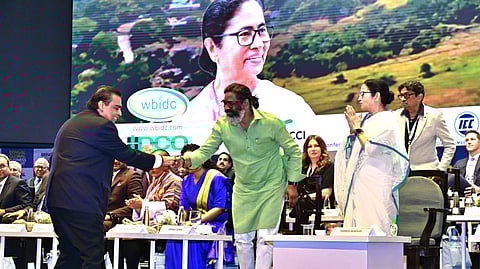 Jharkhand CM Hemant Soren with WB CM Mamata Banerjee at the Bengal Business Summit.
