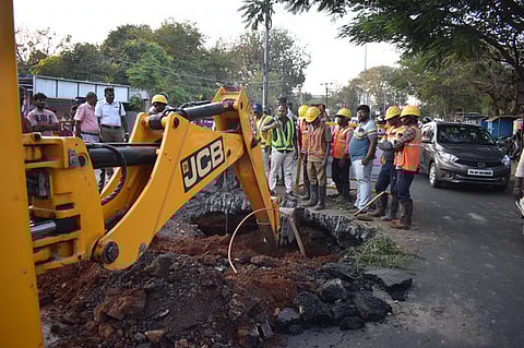 14.02.2025: Coimbatore: A small portion of the Pankaja Mill Road near Puliakulam caved in on Thursday night.