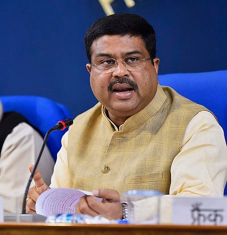 Education Minister Dharmendra Pradhan (R), Tamil Nadu Chief Minister MK Stalin (L)