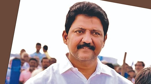 YSRCP leader Vallabhaneni Vamsi Mohan