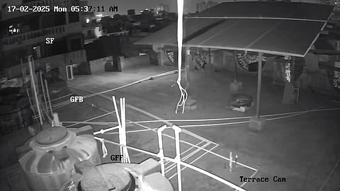 The tremors produced sounds reminiscent of a high-speed vehicle passing underneath, alarming those still asleep.