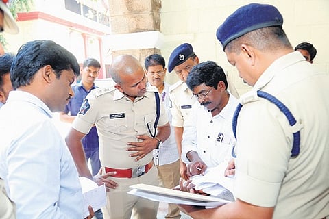 Guntur SP Sathish Kumar inspecting security arrangements I Express